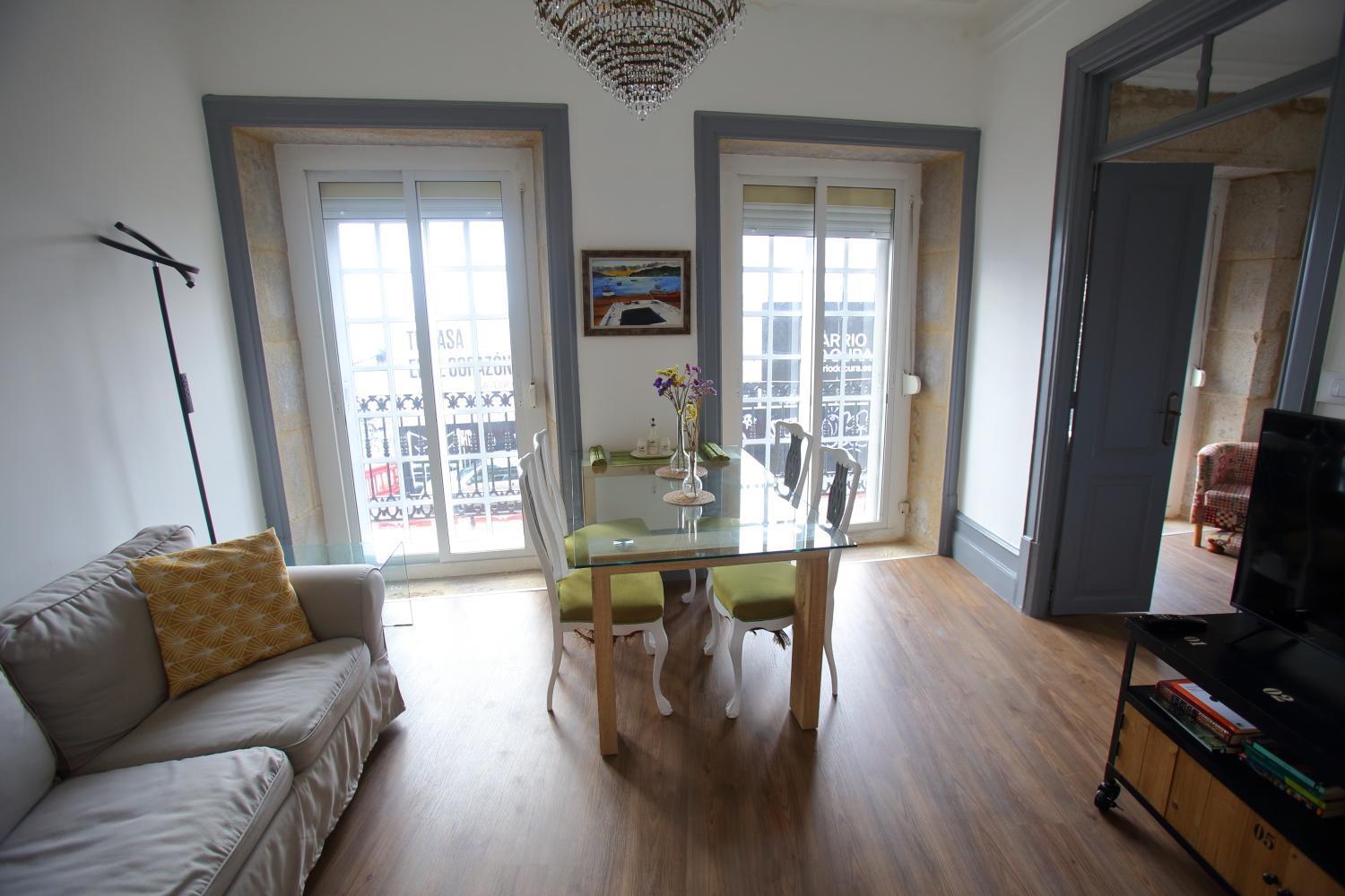 Piso Centrico De Tres Dormitorios Reformado Del S XIX Vigo Esterno foto