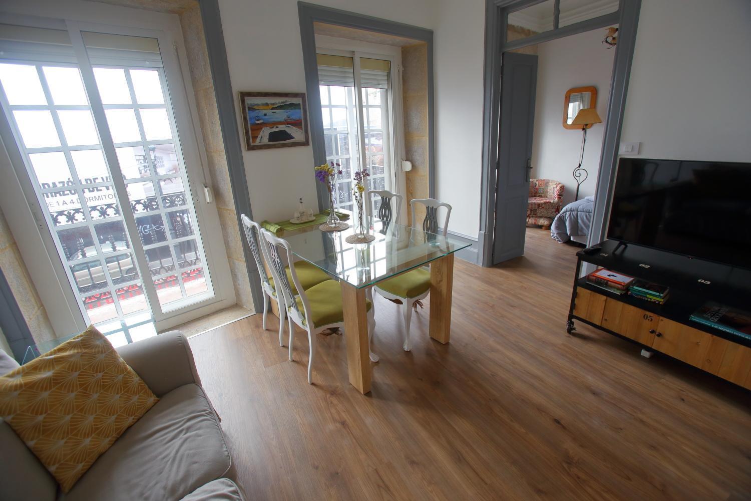 Piso Centrico De Tres Dormitorios Reformado Del S XIX Vigo Esterno foto